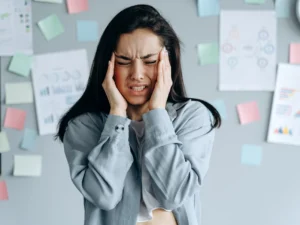 stressed-woman-at-the-office