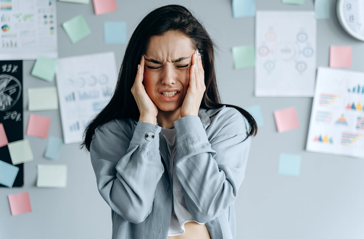 stressed-woman-at-the-office